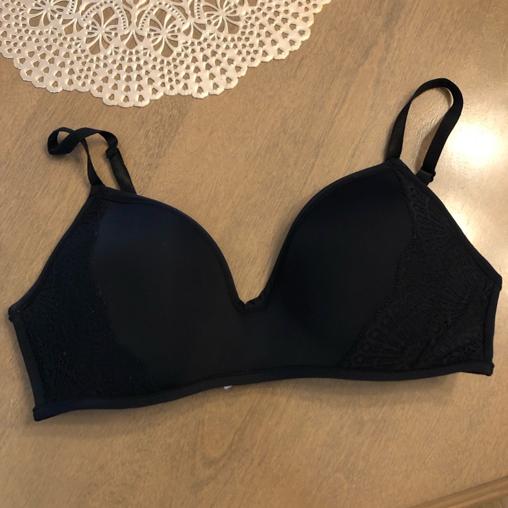 Parisian Intimates Scalloped Lace Brassiere Bra